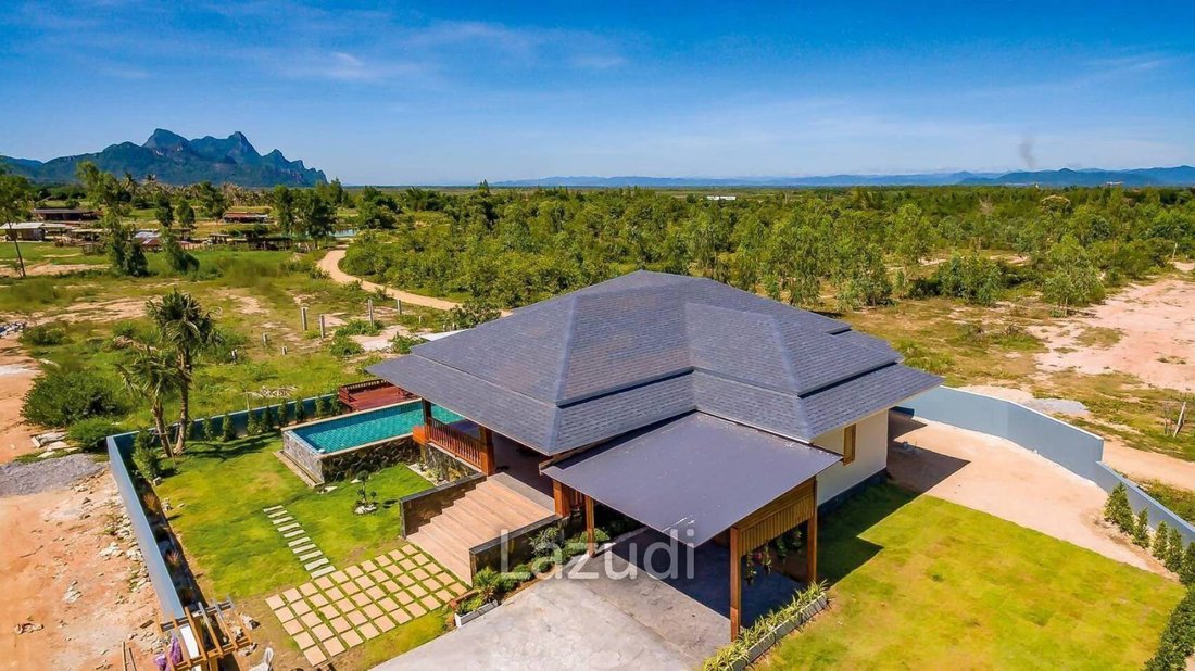 Villa in Sam Roi Yot, Prachuap Khiri Khan, Thailand 2 - 12956020