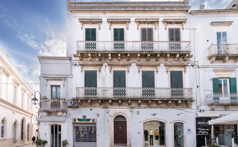 Listings by Santandrea Luxury Houses & Top Properties - Italy