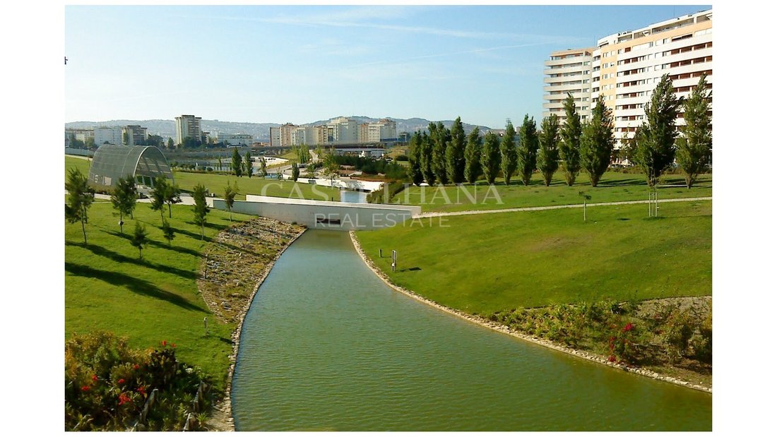 Plot Of Land For Construction With 2240 M2 Above In Lisbon, Lisbon