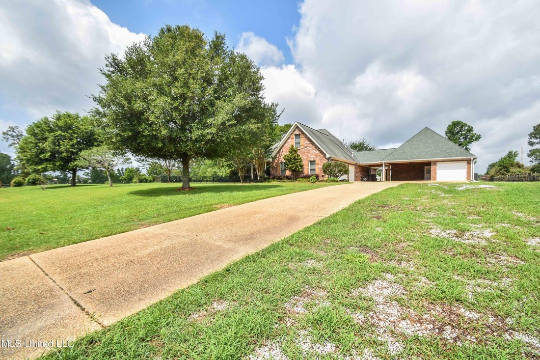 5 Bedrooms Single Family Detached In Terry, Mississippi, United States