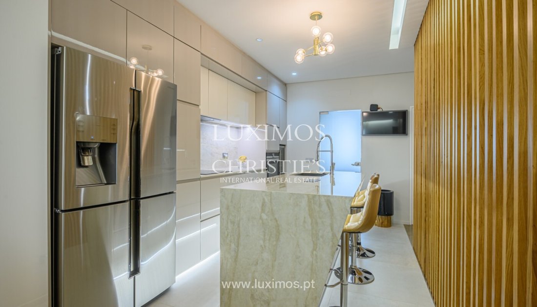 Villa in Lordelo do Ouro e Massarelos, Porto District, Portugal 1 - 12958233