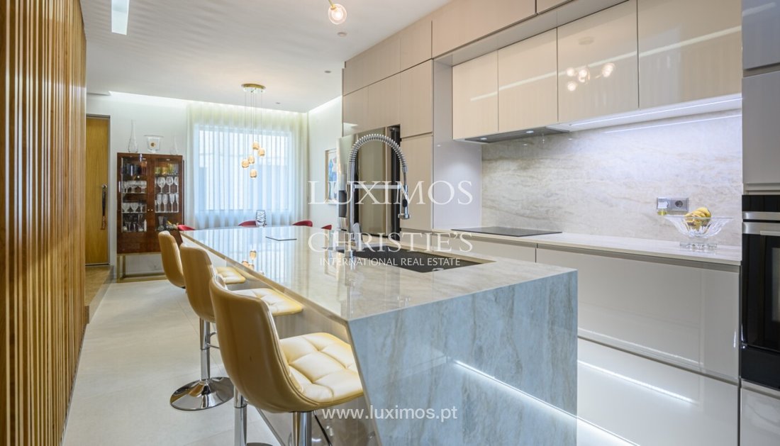 Villa in Lordelo do Ouro e Massarelos, Porto District, Portugal 4 - 12958233