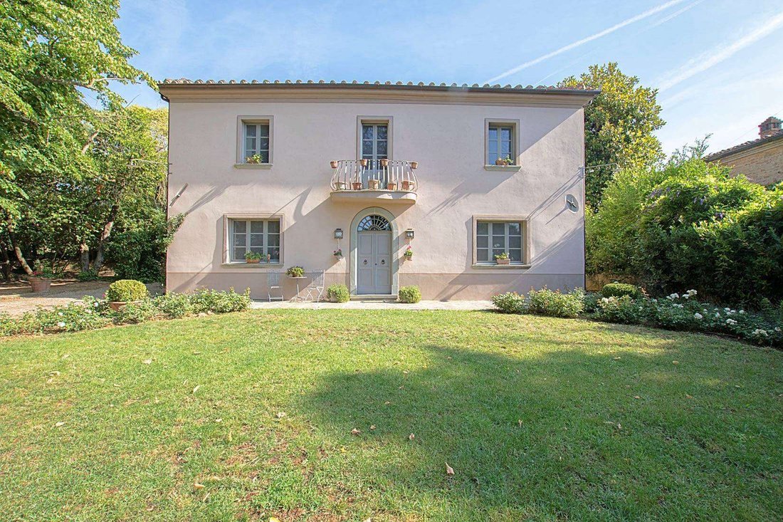 Villa in Foiano della Chiana, Tuscany, Italy 3 - 12958623