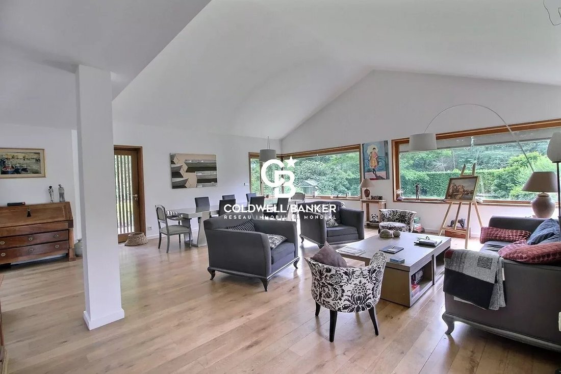 Pessac House In Pessac, Nouvelle Aquitaine, France For Sale (12959352)