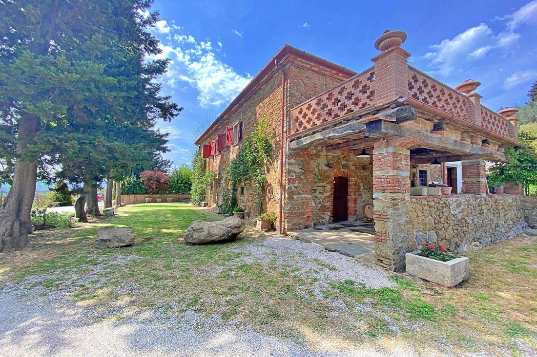 Country House in Castiglion Fiorentino, Tuscany, Italy 2 - 12958611