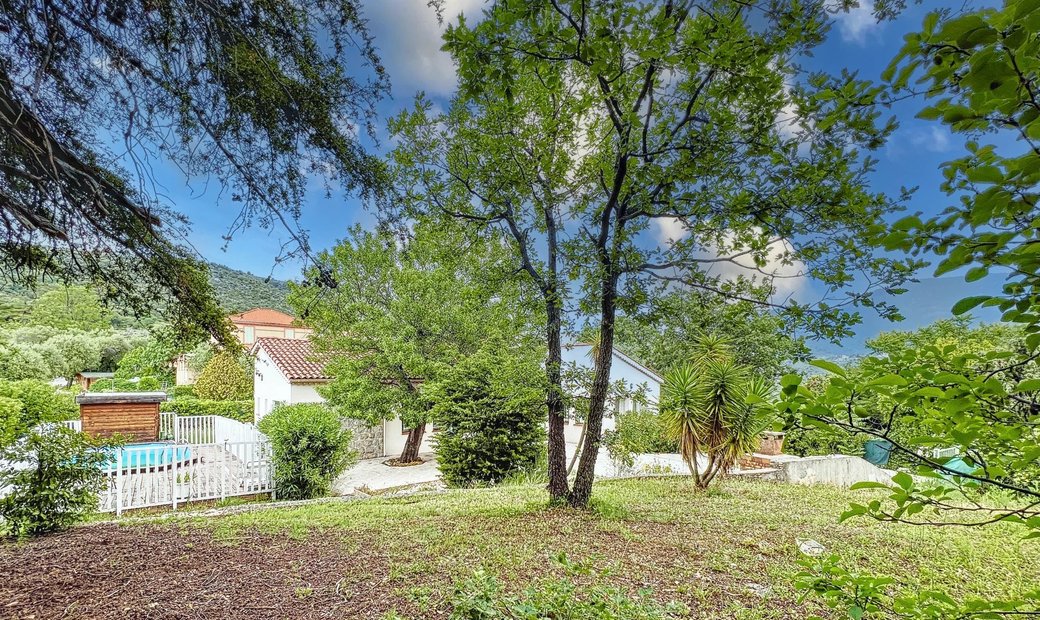 Sale House Levens In Levens, Provence Alpes Côte D'azur, France For
