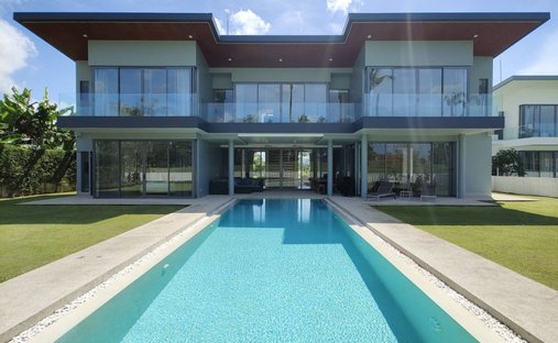 Villa in Choeng Thale, Phuket, Thailand 1