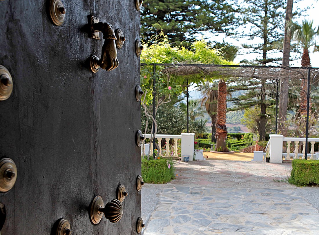 Andalusia’s Timeless Crown: A Palace Where History Breathes & Legends Linger - 5