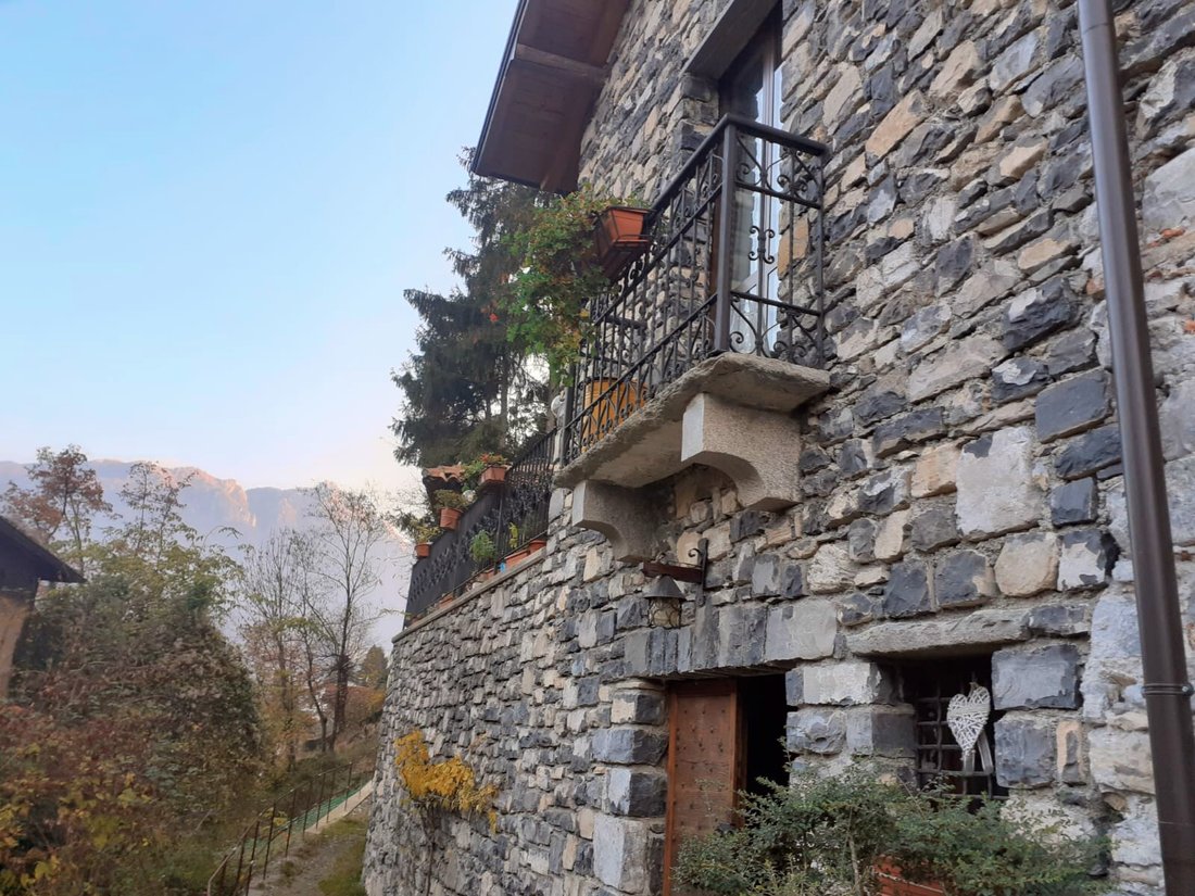 Lake Front House With Garden, 2 Boat Moorings And In Valsolda, Lombardy