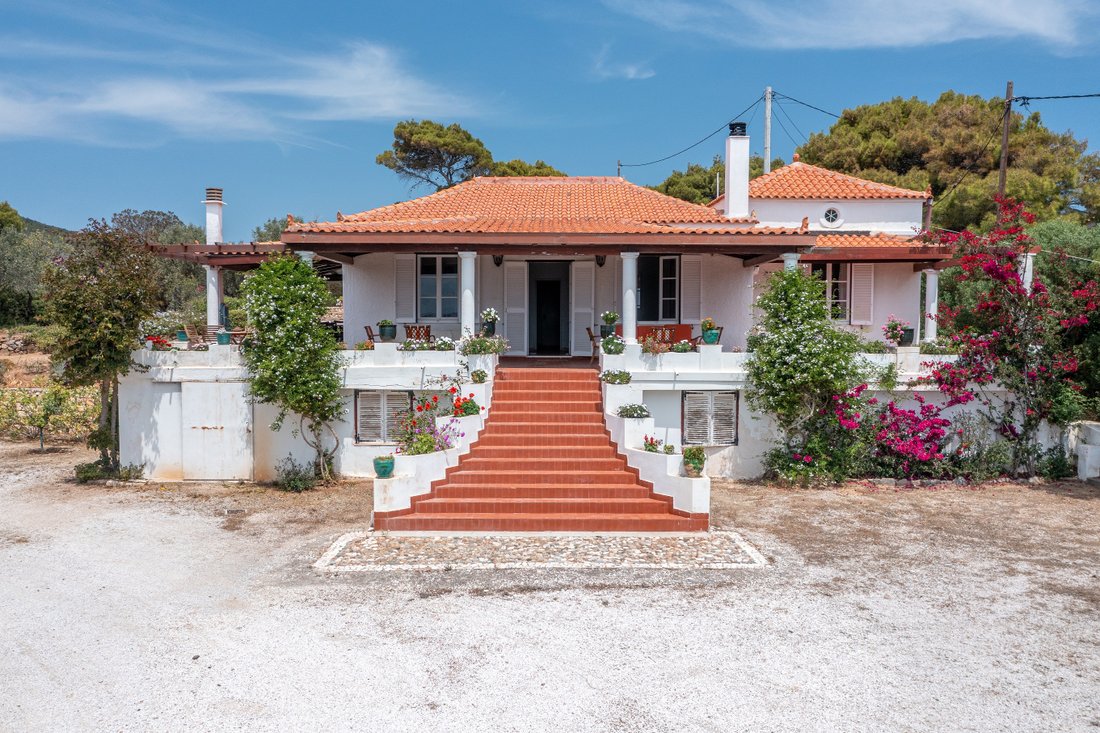 House in Lavreotiki, Attica, Greece 4 - 12963458