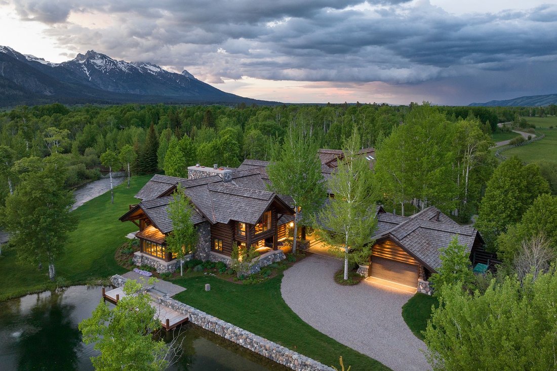 Lake Creek Estate Of Unequivocal Quality And In Wilson, Wyoming, United