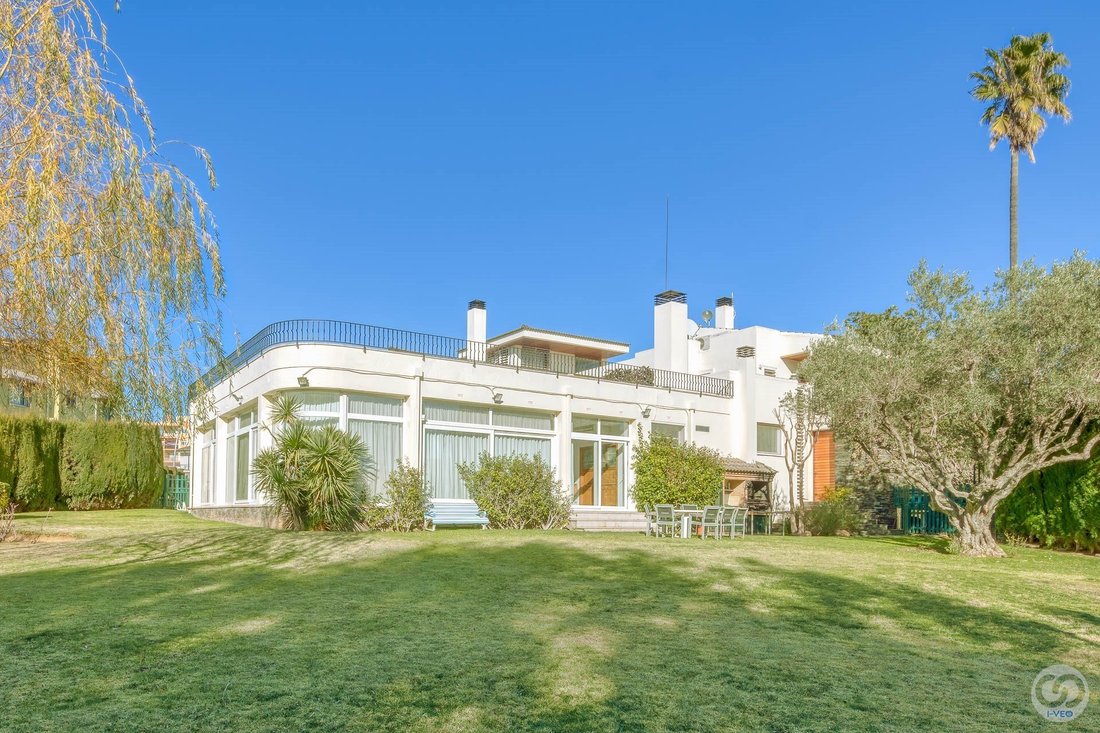 Stately Villa In Roses, Costa Brava, Near The In Girona, Catalonia