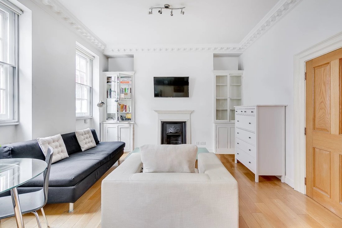 A Beautifully Presented, One Bedroom In London, England, United Kingdom