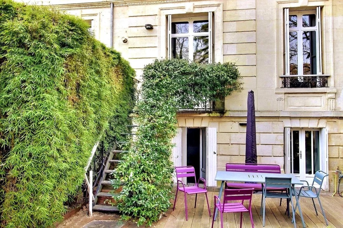 House in Bordeaux, Nouvelle-Aquitaine, France 1 - 12593285