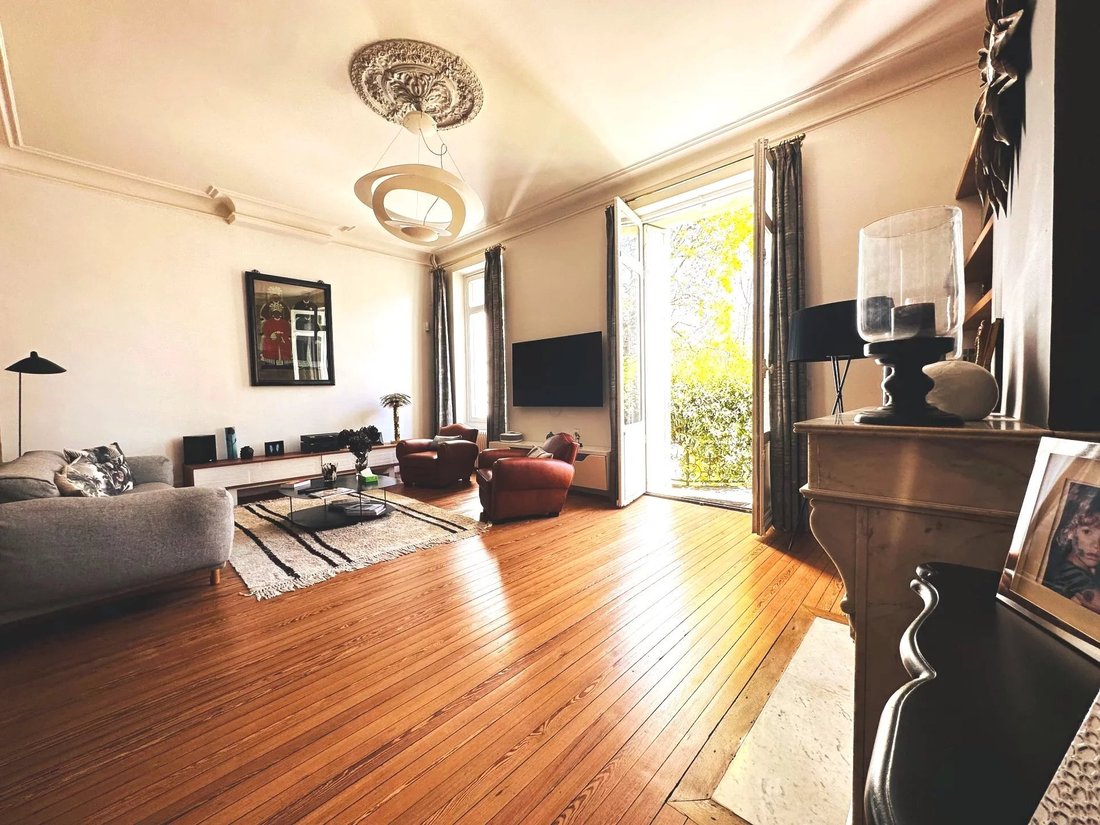 House in Bordeaux, Nouvelle-Aquitaine, France 3 - 12593285
