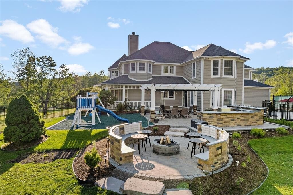 Single Family Detached Vestal In Vestal, New York, United States For