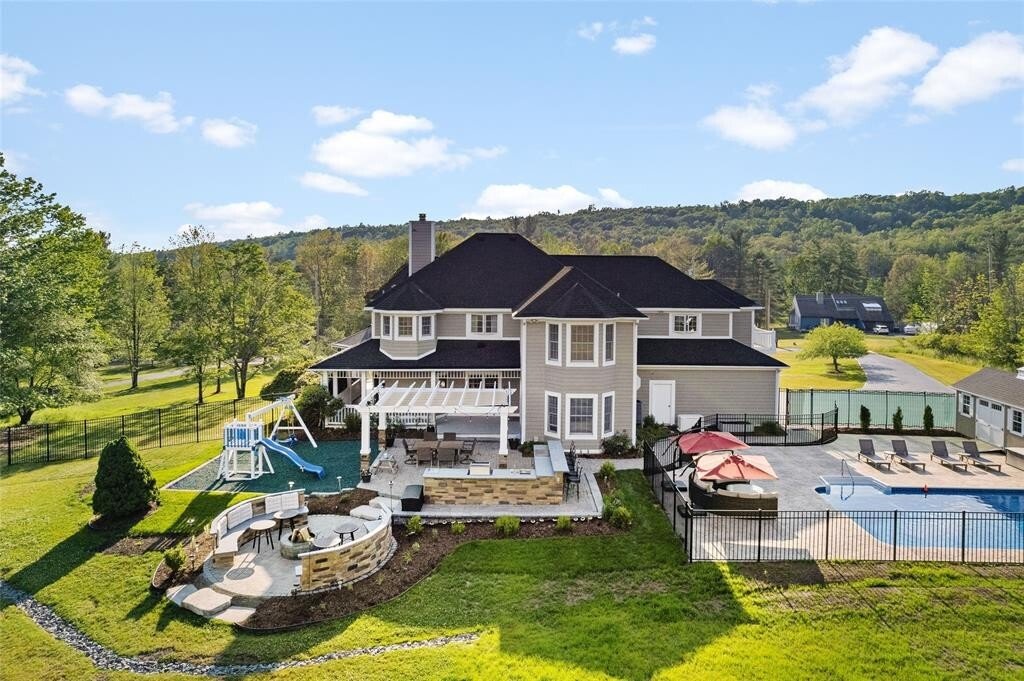 Single Family Detached Vestal In Vestal, New York, United States For