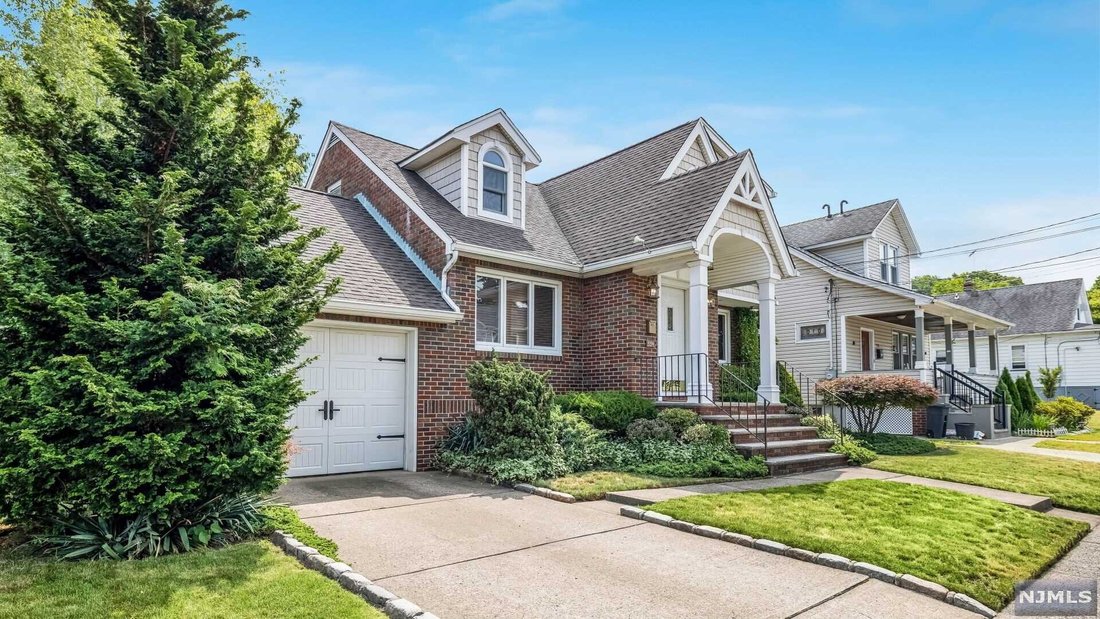 334 7th Street In Saddle Brook, New Jersey, Vereinigte Staaten Zu