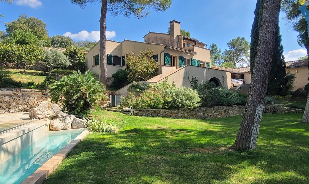 For Sale Gard (30) Spacious Villa P10 With Large In Nîmes, Occitanie