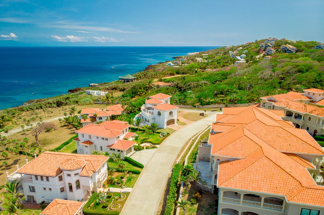 Keyhole Bay House On Lot16, In West Bay, Bay Islands Department
