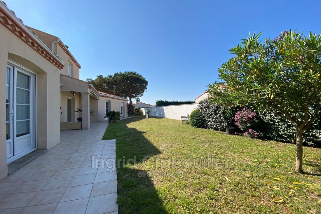 Vente Maison 7 Pièce(s) In Saint Palais Sur Mer, Nouvelle Aquitaine, France For Sale (12970092)