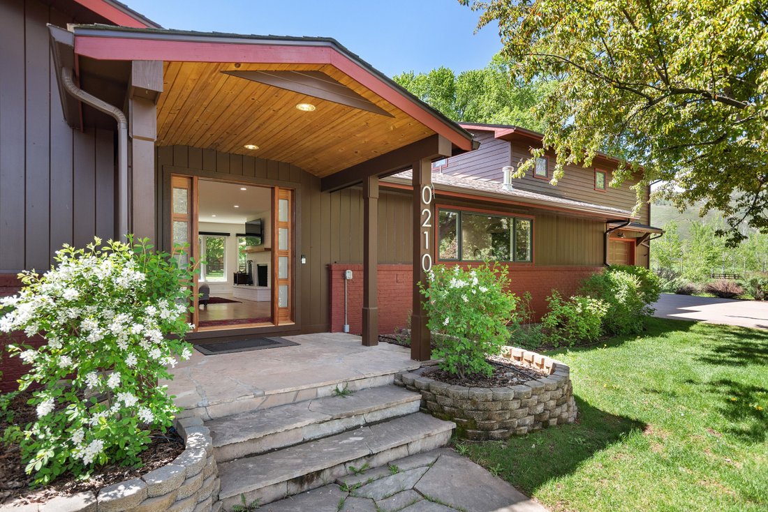 Serene Emma Homestead In El Jebel, Colorado, United States For Sale