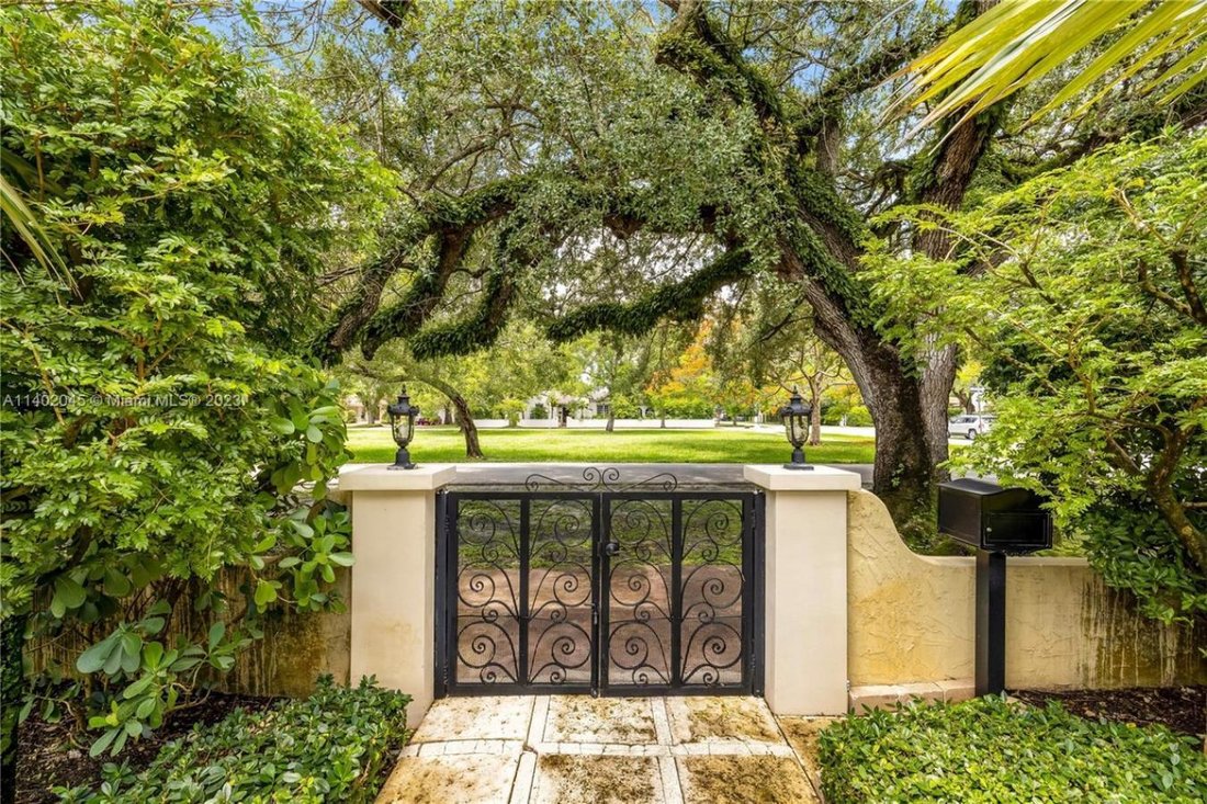 2103 Country Club Prado In Coral Gables, Florida, United States For