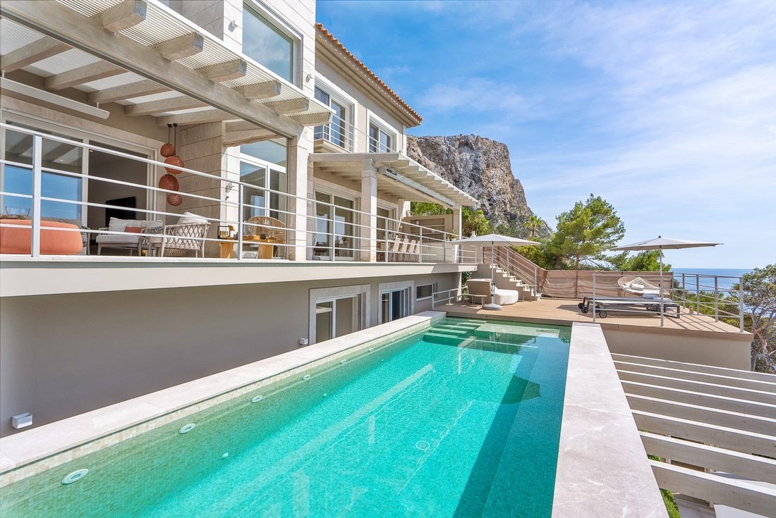 Luxury Frontline Villa For Sale In In Port D'andratx, Balearic Islands