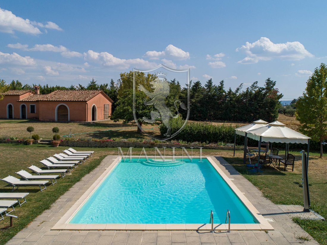 Country House in Castiglione del Lago, Umbria, Italy 2 - 12970867