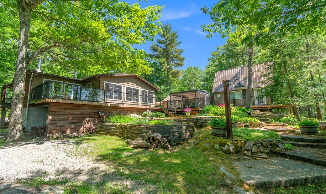 Family Cottage On Severn River In Honey Harbour, Ontario, Canada For