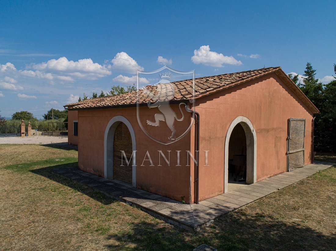 Country House in Castiglione del Lago, Umbria, Italy 4 - 12970867
