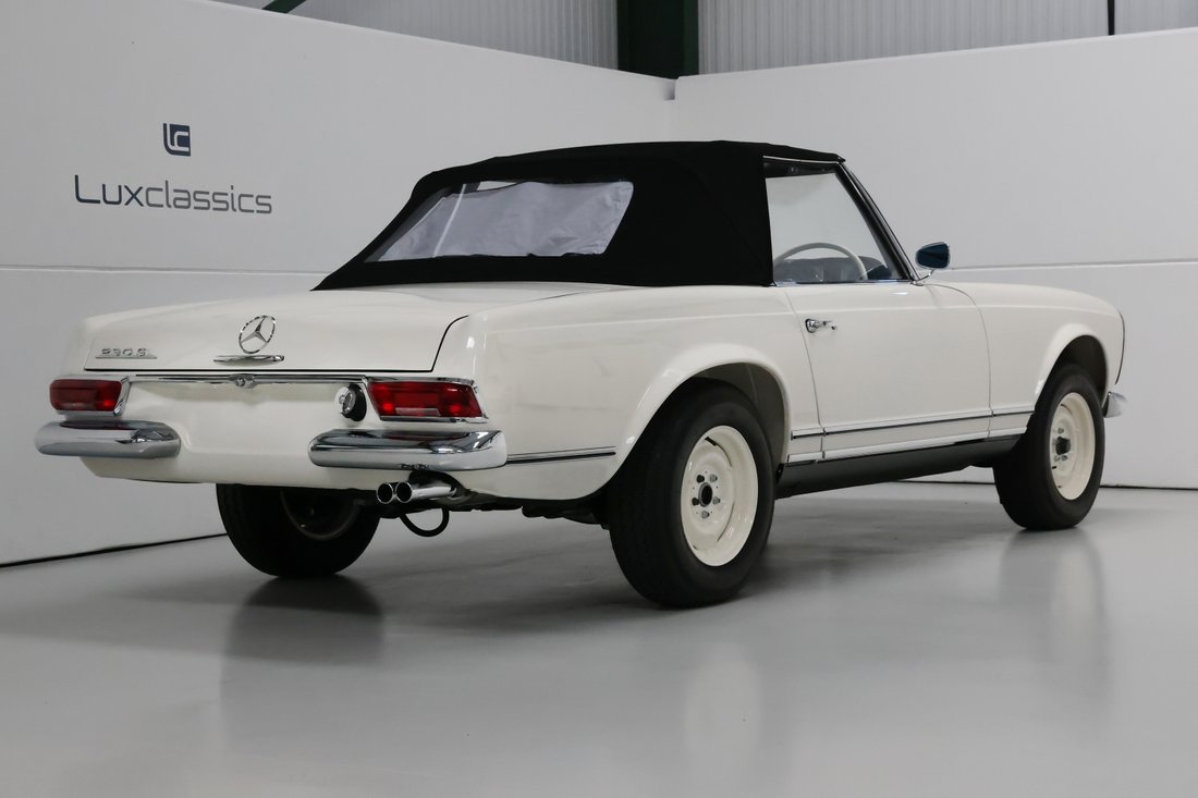 Cabriolet in Great Leighs, England, United Kingdom 4 - 12972140