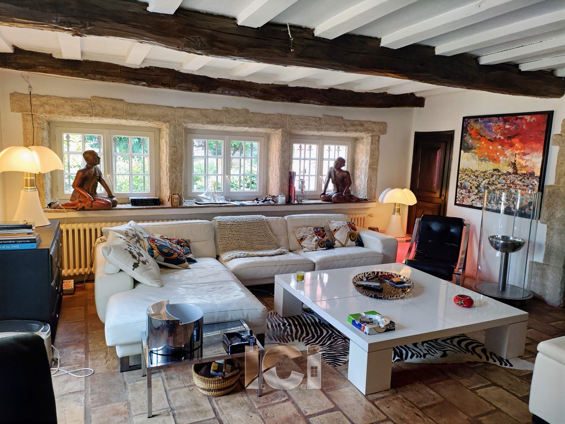 Charming Property In Le Plan De La Tour, Provence Alpes Côte D'azur