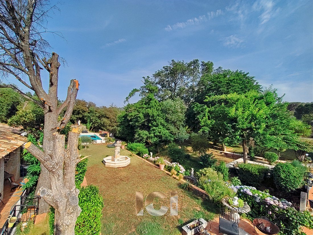 Charming Property In Le Plan De La Tour, Provence Alpes Côte D'azur