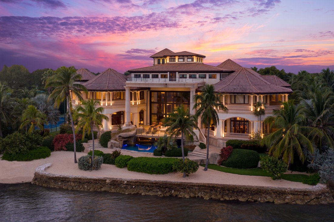 House in George Town, George Town, Cayman Islands 1 - 1005908