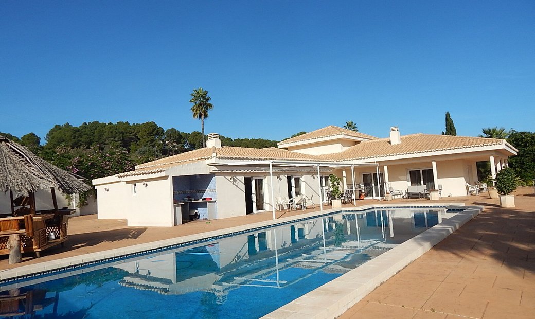 Villa In Oliva For Sale In Oliva, Valencian Community, Spain For Sale