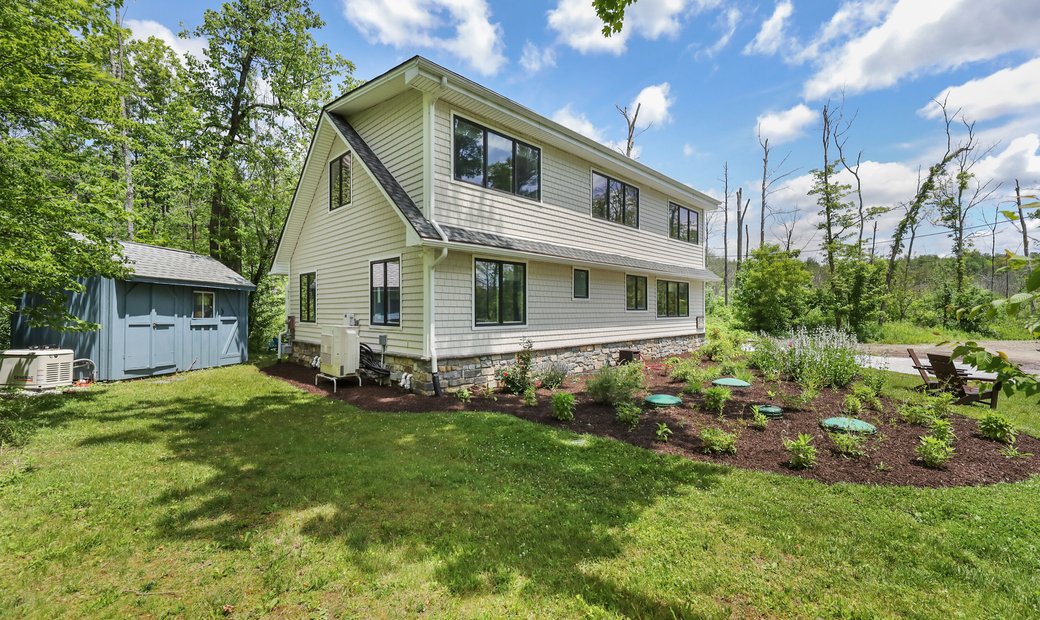 Lenox Waterfront On Laurel Lake! In Lenox, Massachusetts, United States