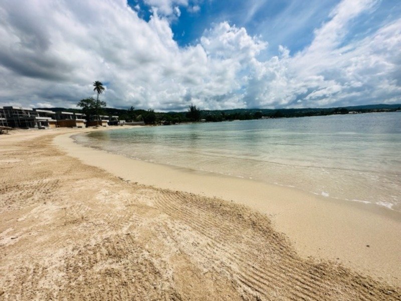 Apartment In Runaway Bay, St. Ann Parish, Jamaica For Sale (12974449)