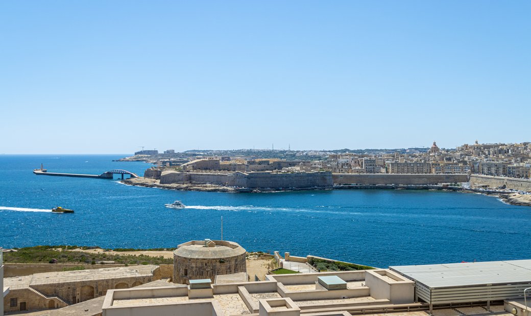 Superb Seaview Apartment In Sliema, Malta For Sale (12975558)