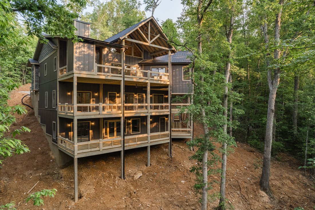 Rustic Charm And Modern Luxury In Blue Ridge, United States