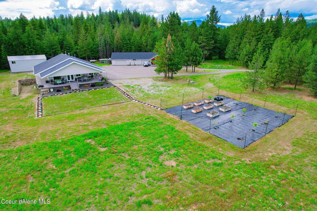 5 Bedrooms Single Family Detached In Rathdrum, Idaho, United States For