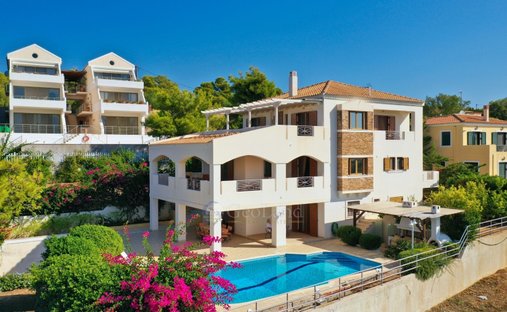 Villa in Kosta, Decentralized Administration of Peloponnese, Western Greece and the Ionian, Greece 1