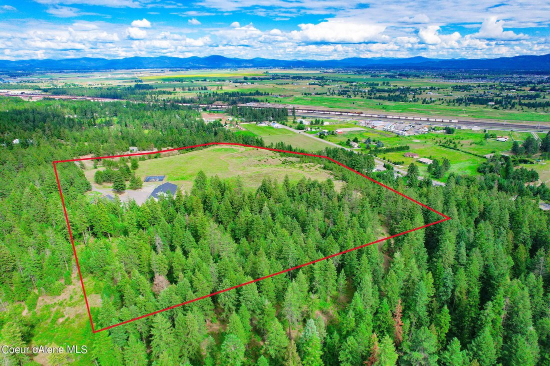 5 Bedrooms Single Family Detached In Rathdrum, Idaho, United States For