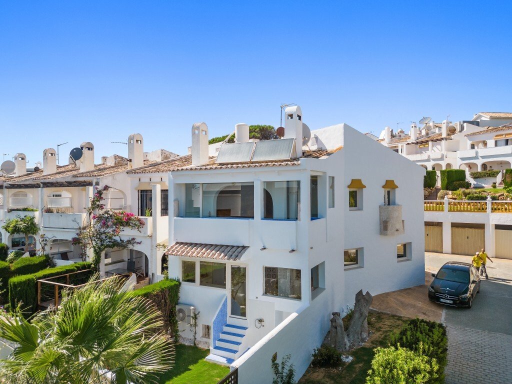 Renovated House 50m From The Beach! Dans Bahía Dorada, Andalousie, Espagne à Vendre (12980121)