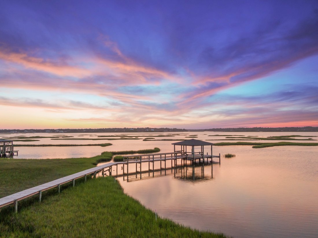 Classic Carolina Style Home In Surf City, North Carolina, United States For Sale (12979056)