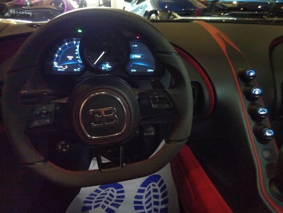Bugatti Chiron in United States 4 - 12980611