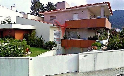 House in Carreco, Viana do Castelo District, Portugal 1