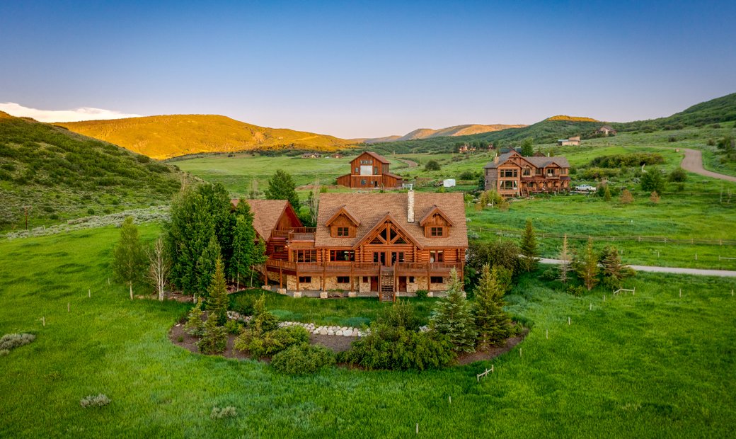Stunning Creek Ranch Log Home In Oak Creek, Colorado, United States For