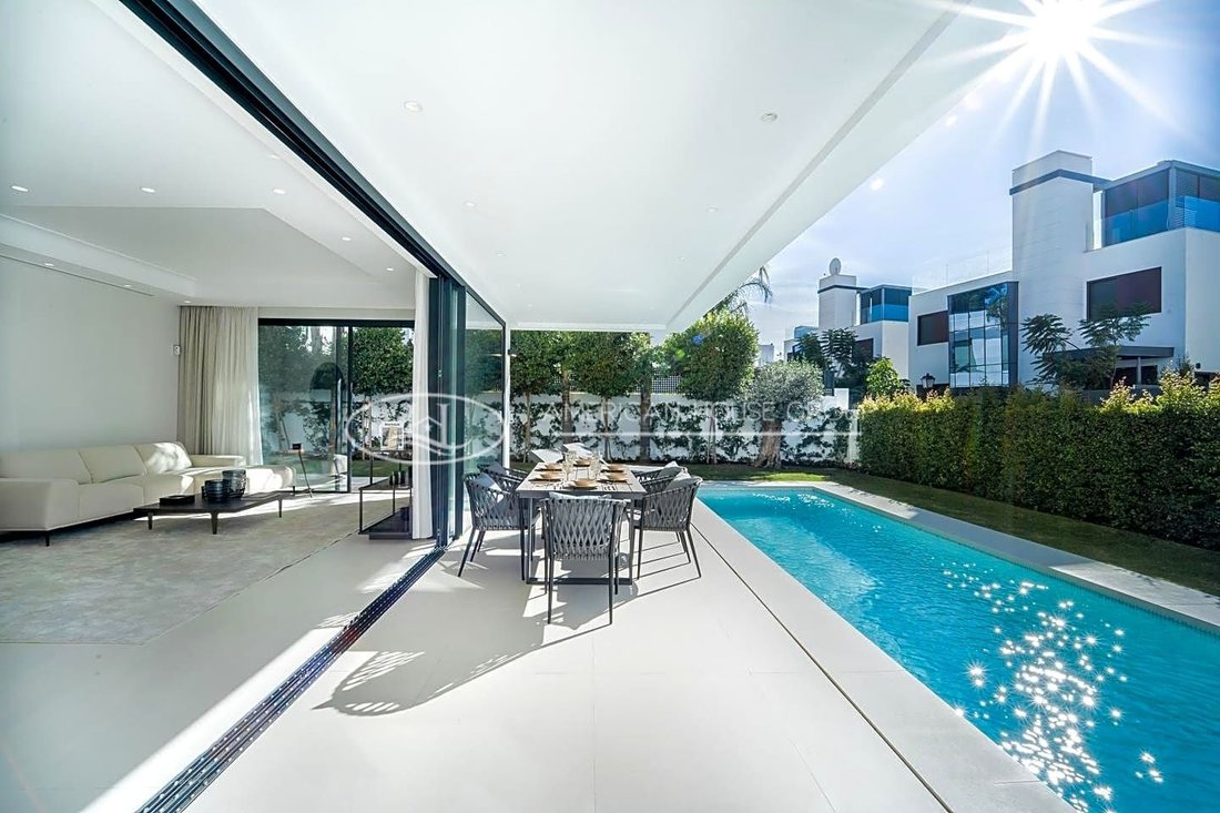 Villa in Marbella, Andalusia, Spain 4 - 12981413