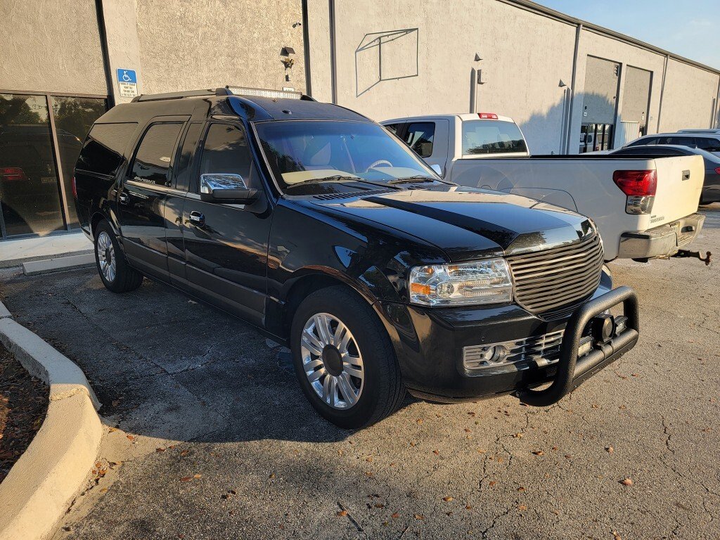 Lincoln Navigator L in United States 3 - 12980725